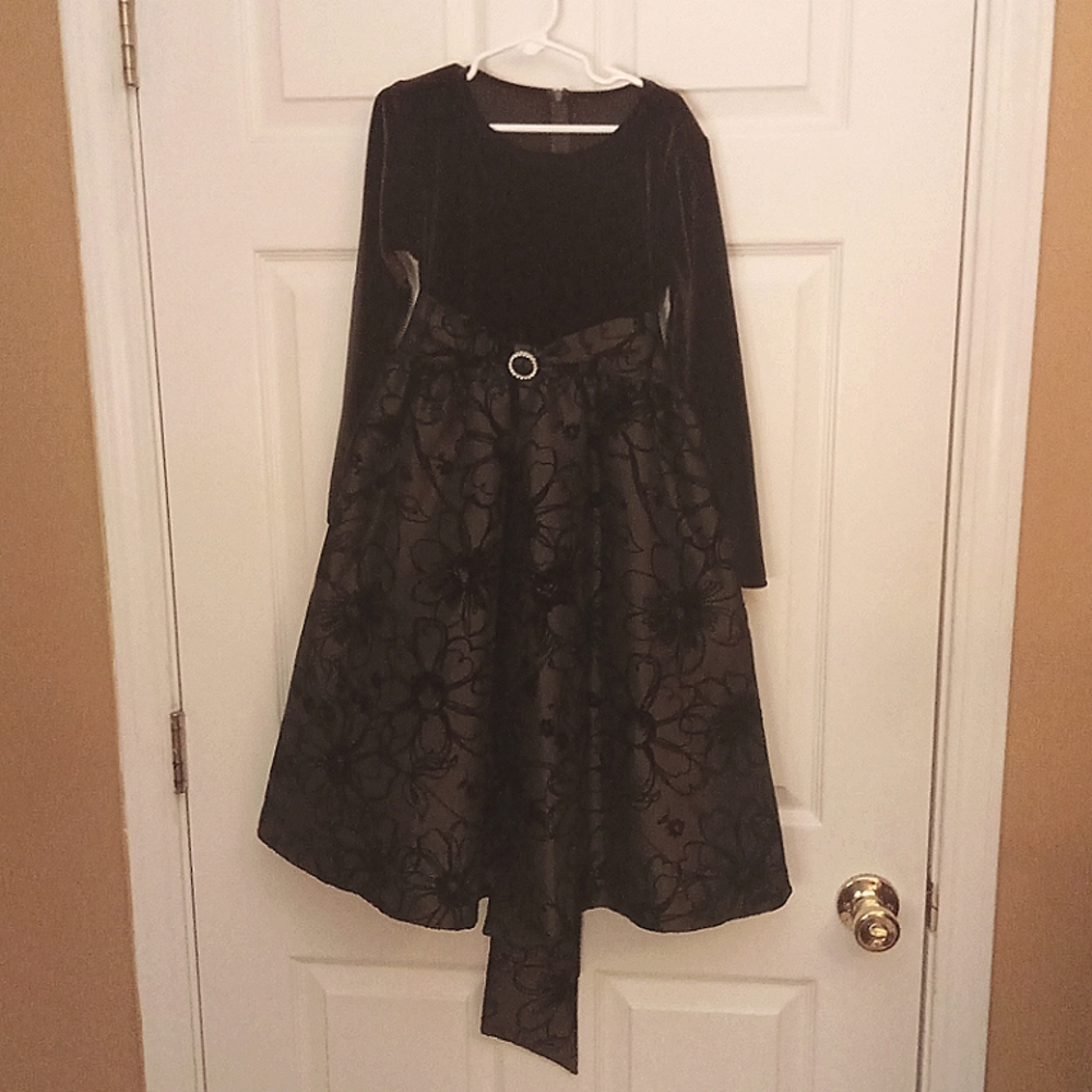 Sweet pea and lille dress